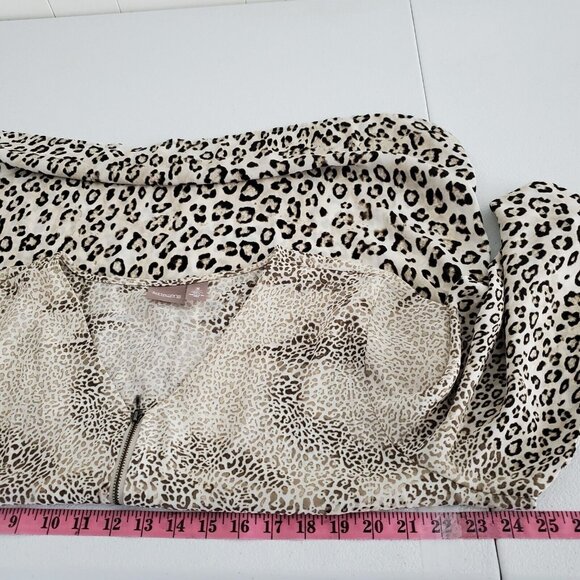 Chicos Womens Animal Print Zip Front Top Size 3 US XL V Neck 3/4 Sleeve Roll Tab - Picture 6 of 9